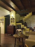 Homey Home UP Themed Near MRT Samyot