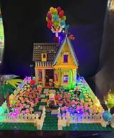 Homey Home UP Themed Near MRT Samyot