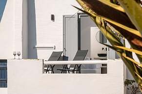Fk Luxury Suites