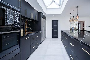Castell Morlais - Luxurious 5 Bed - Pontsticill