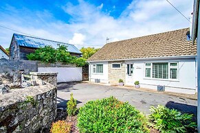 Marshmallow - 2 Bedroom Cottage - Oxwich