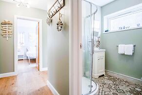 Marshmallow - 2 Bedroom Cottage - Oxwich