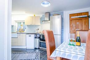 West Barn - 2 Bedroom Cottage - Llandeilo