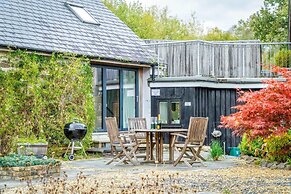 West Barn - 2 Bedroom Cottage - Llandeilo