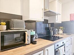 Churchill Studio - 1 Bedroom Studio - Uplands
