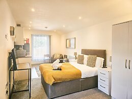Churchill Studio - 1 Bedroom Studio - Uplands