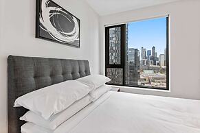 2-bed Inner-city Pad With Pool,