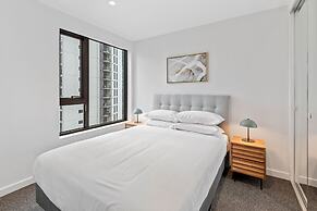 2-bed Inner-city Pad With Pool,