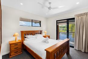 Bright 3-bedroom Beachside Stay With Pool & BBQ