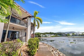 Bright 3-bedroom Beachside Stay With Pool & BBQ