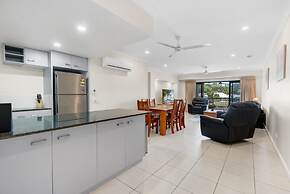 Bright 3-bedroom Beachside Stay With Pool & BBQ
