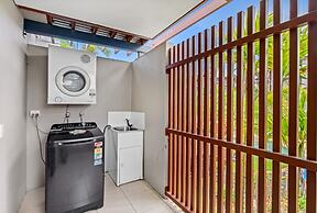 Bright 3-bedroom Beachside Stay With Pool & BBQ