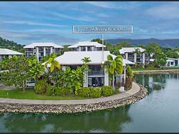 Bright 3-bedroom Beachside Stay With Pool & BBQ
