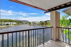 Bright 3-bedroom Beachside Stay With Pool & BBQ