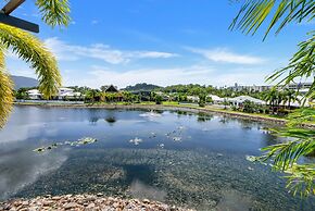 Bright 3-bedroom Beachside Stay With Pool & BBQ