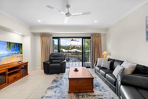 Bright 3-bedroom Beachside Stay With Pool & BBQ