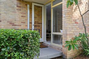 Chic 1-bed Apartment by Balmoral Beach