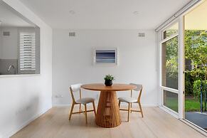 Chic 1-bed Apartment by Balmoral Beach