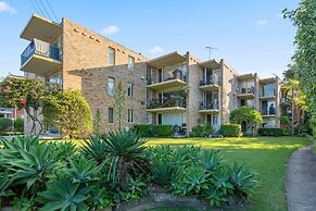 Chic 1-bed Apartment by Balmoral Beach