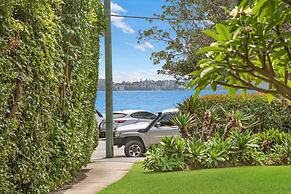 Chic 1-bed Apartment by Balmoral Beach