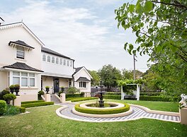 Executive Studio With Patio Near Trains