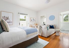 Executive Studio With Patio Near Trains