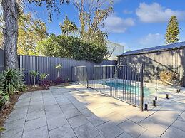 Spacious 3-bedroom Home With Private Pool & BBQ