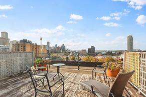 Cosy Studio With City Views