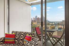 Cosy Studio With City Views