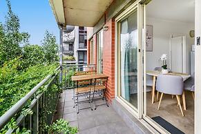 Chic 2-bed Apartment Near Albert Park