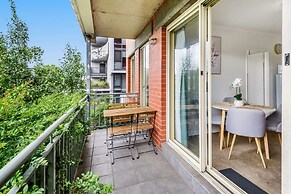 Chic 2-bed Apartment Near Albert Park