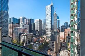 Chic Apartment In Melbournes Heart