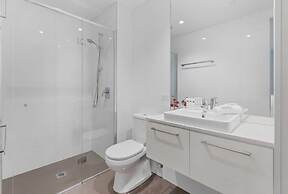 Chic Apartment In Melbournes Heart