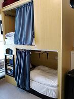 Urban Panda Hostel World Trade Centre