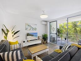 Bright 2-bed Apartment Near Narrabeen Beach