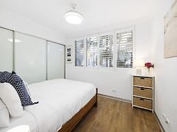 Bright 2-bed Apartment Near Narrabeen Beach