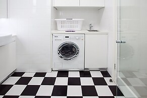 Funky Inner West Studio With Private Patio