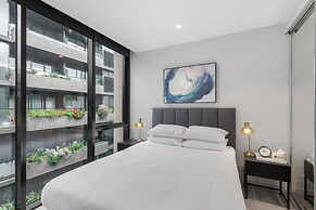 Charming 1-bed Apartment With a Balcony
