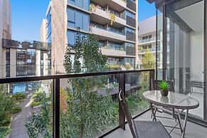 Charming 1-bed Apartment With a Balcony