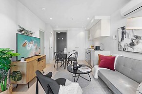 Charming 1-bed Apartment With a Balcony
