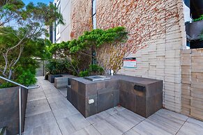 Charming 1-bed Apartment With a Balcony