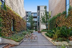 Charming 1-bed Apartment With a Balcony