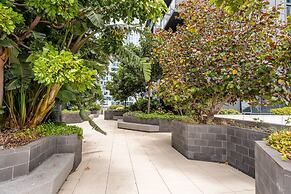 Impeccable 2-bed With Pool & Outdoor Dining