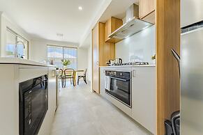 Bright & Airy 3-bed House Near Rockingham Beach