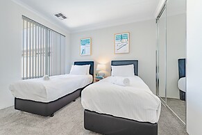 Bright & Airy 3-bed House Near Rockingham Beach