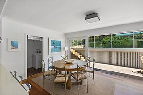 Poolside Stay - Close to Taronga Zoo & Luna Park