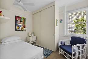 Poolside Stay - Close to Taronga Zoo & Luna Park