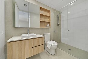 Modern 1-bed Apartment With Parking