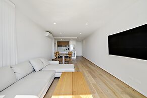 Modern 1-bed Apartment With Parking