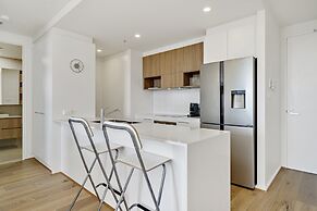 Modern 1-bed Apartment With Parking